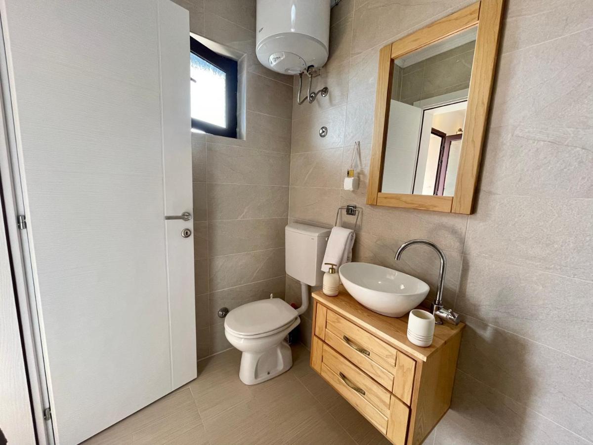 Apartments Four Countesses Virpazar Εξωτερικό φωτογραφία